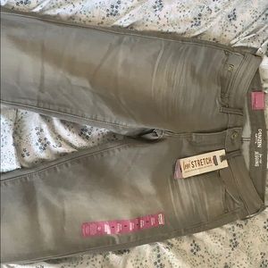 Denizen Levi’s Low-Rise Jeggings